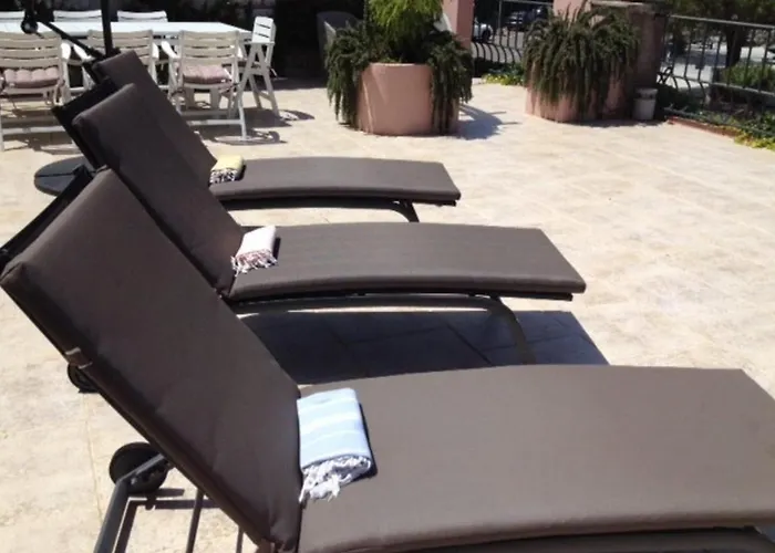בית נופש Cap D'antibes- Seafront - Swimming Pool -ac אנטיב