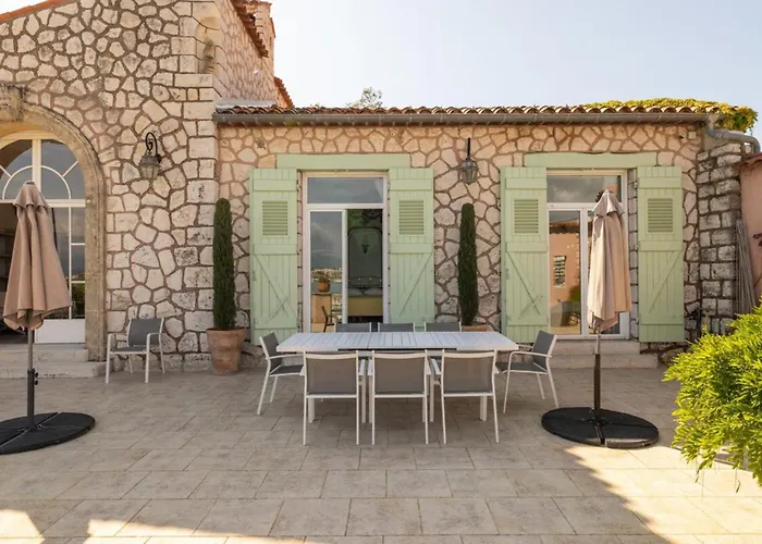 בית נופש Cap D'antibes- Seafront - Swimming Pool -ac